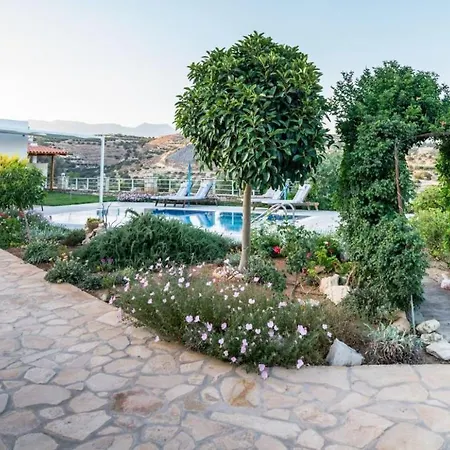Zeus's Daughtes Villa Pitsidia