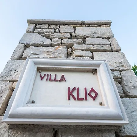 Villa Zeus's Daughtes *